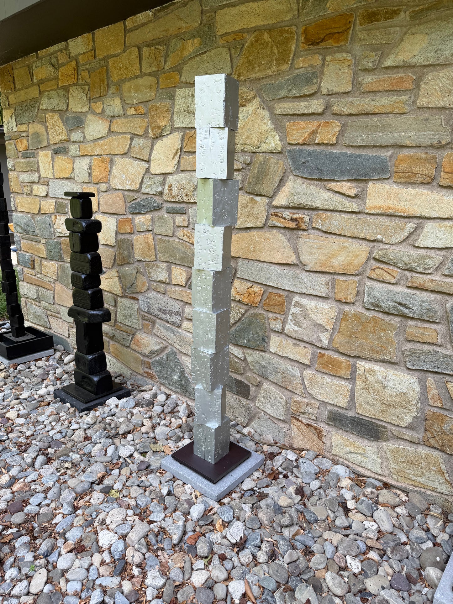 Indoor-Outdoor Aluminum PaintedTotem #93
