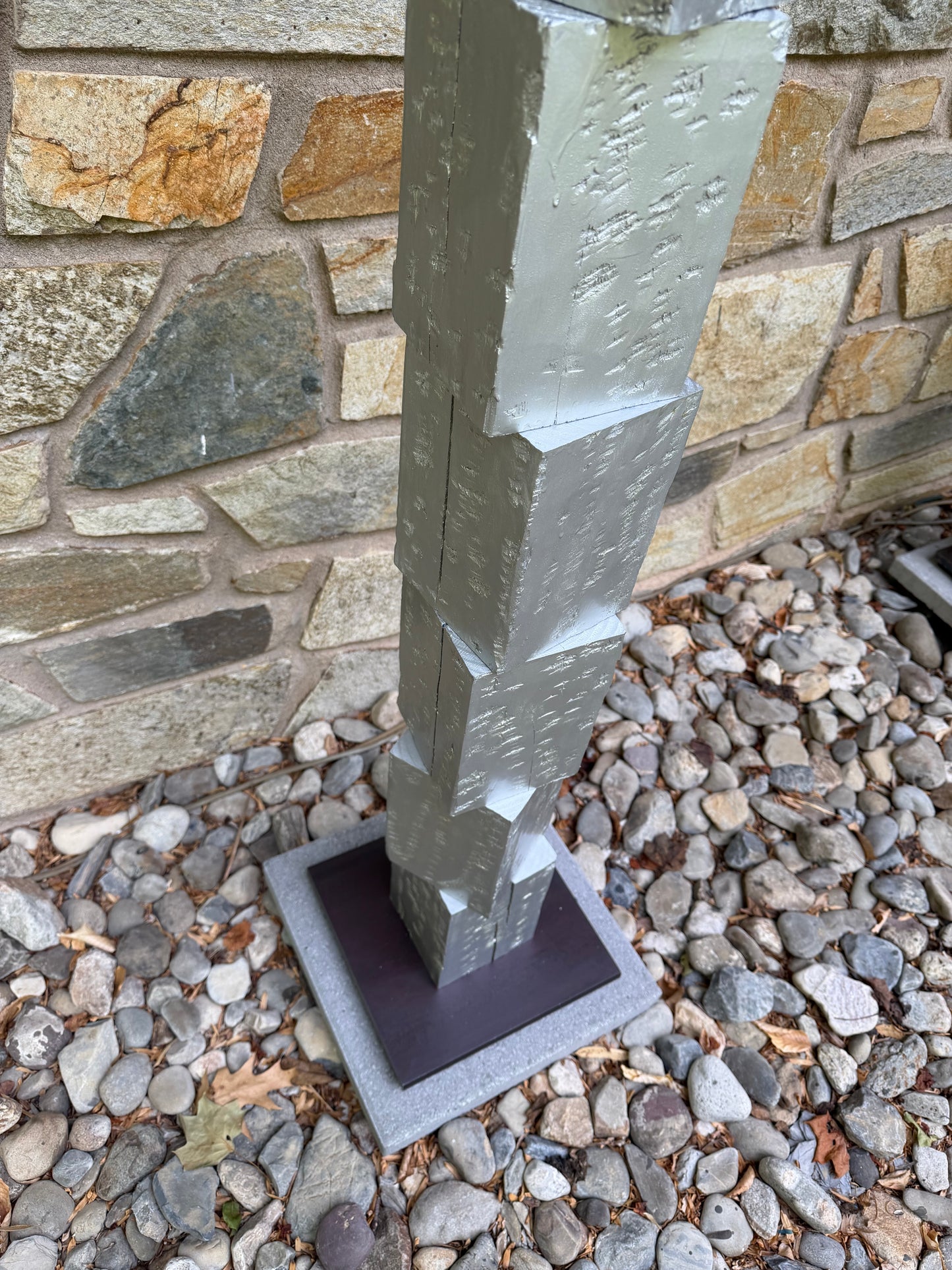 Indoor-Outdoor Aluminum PaintedTotem #93