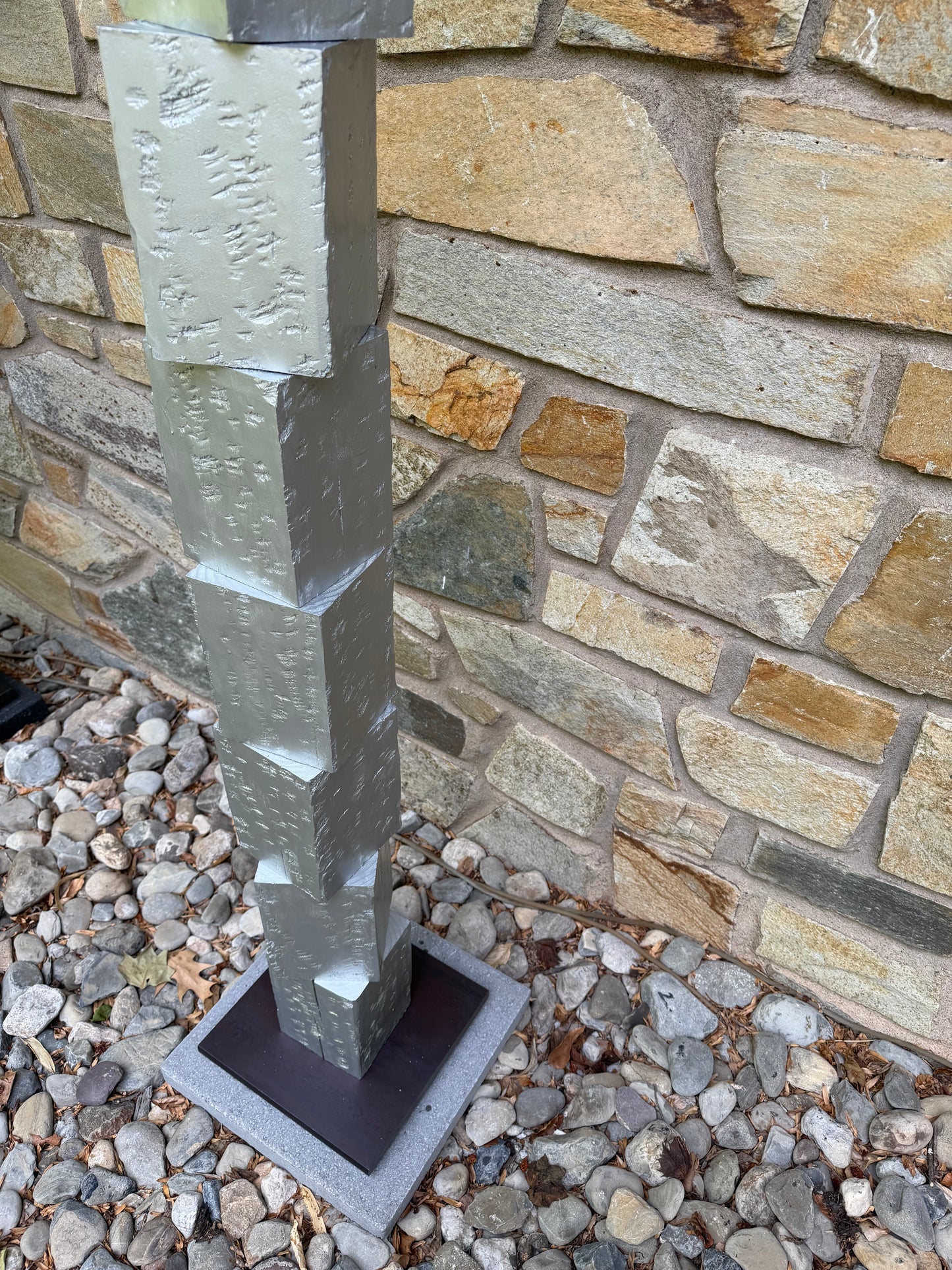 Indoor-Outdoor Aluminum PaintedTotem #93