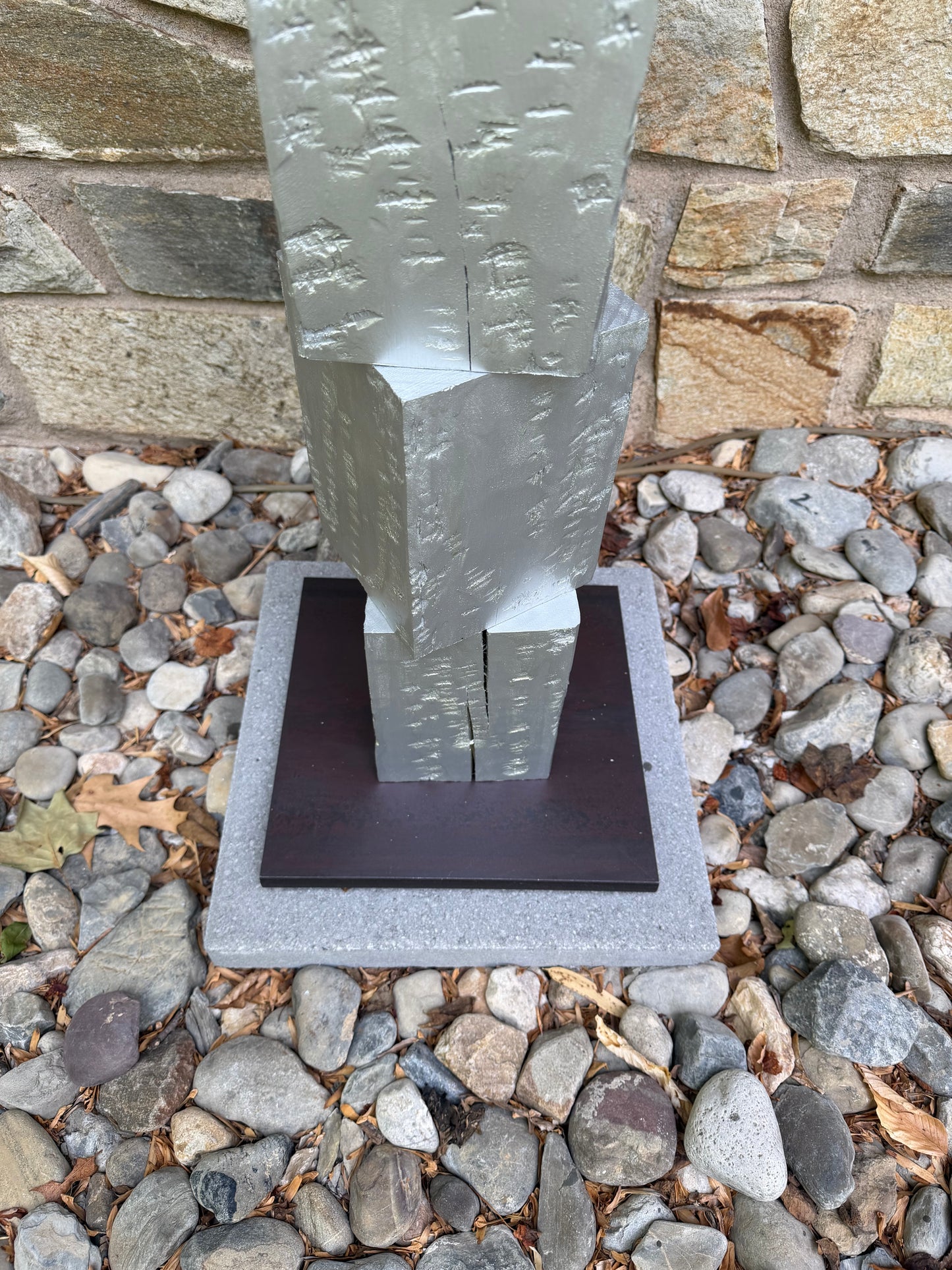 Indoor-Outdoor Aluminum PaintedTotem #93